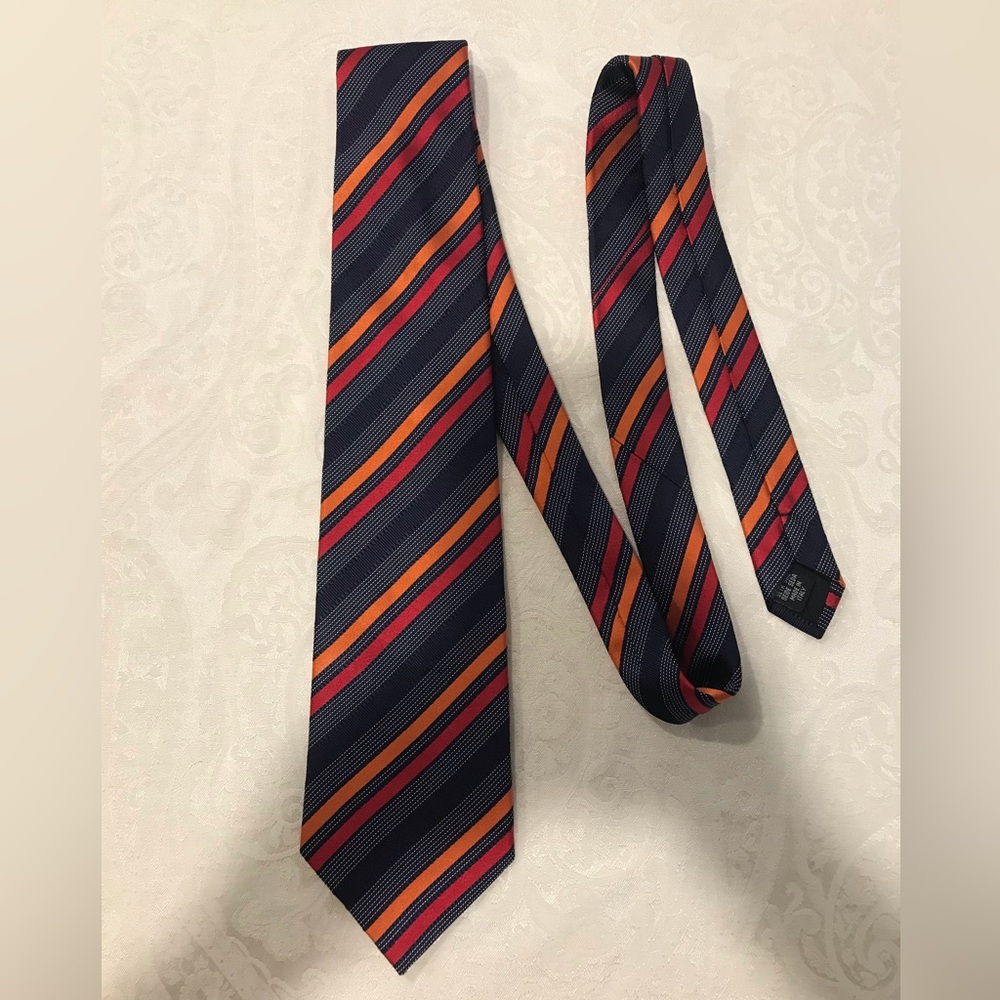 NWOT Daniel Hechter Paris Tie 100% silk